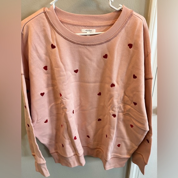 Maurice’s sweatshirt. Brand new with tags. Size xl ❤️🩷 - Picture 1 of 5